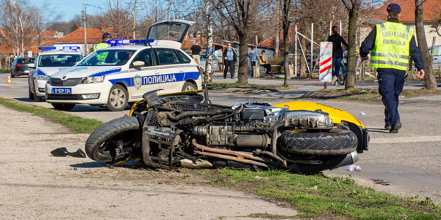 Стравична несрећа код Зајечара: Мотоциклиста се ОКРЕНУО 360 СТЕПЕНИ, лекари се боре за његов живот (ФОТО)